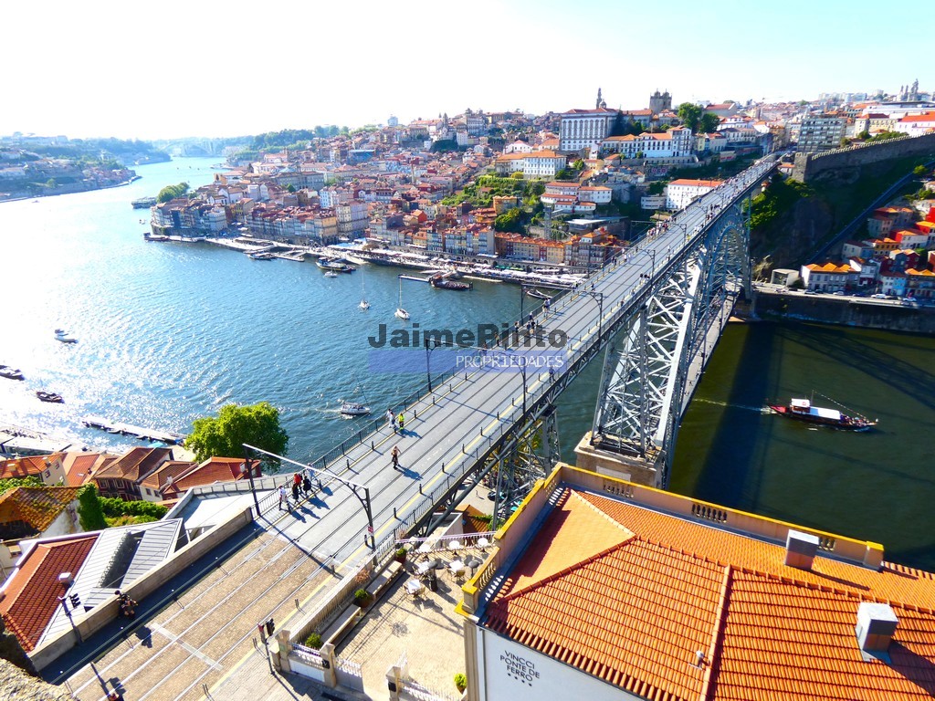 Terreno p/ contr. altura - ST - VILA NOVA DE GAIA